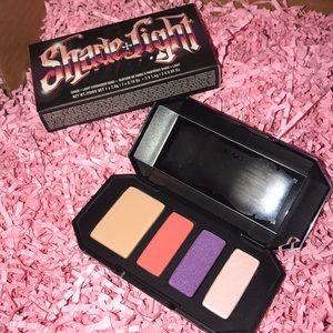 🚨BOGO50🚨‼️LAST ONE‼️🆕🖤 Shade + Light NEUPOP Palette